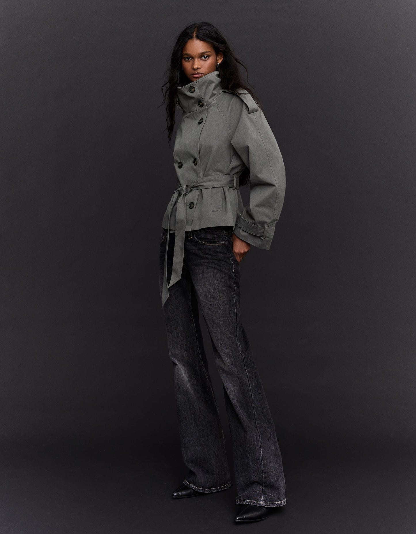 #5E5F5A, Gris foncé