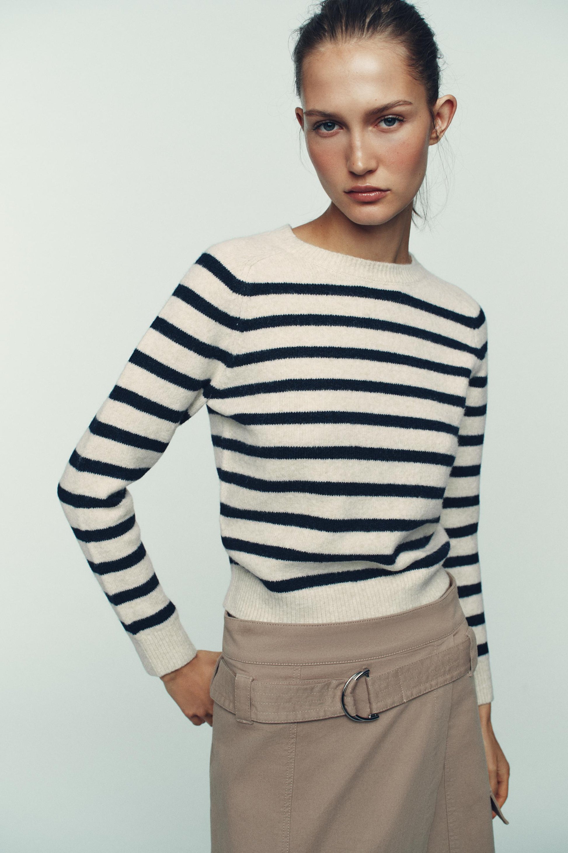 #141827, Sable / Bleu