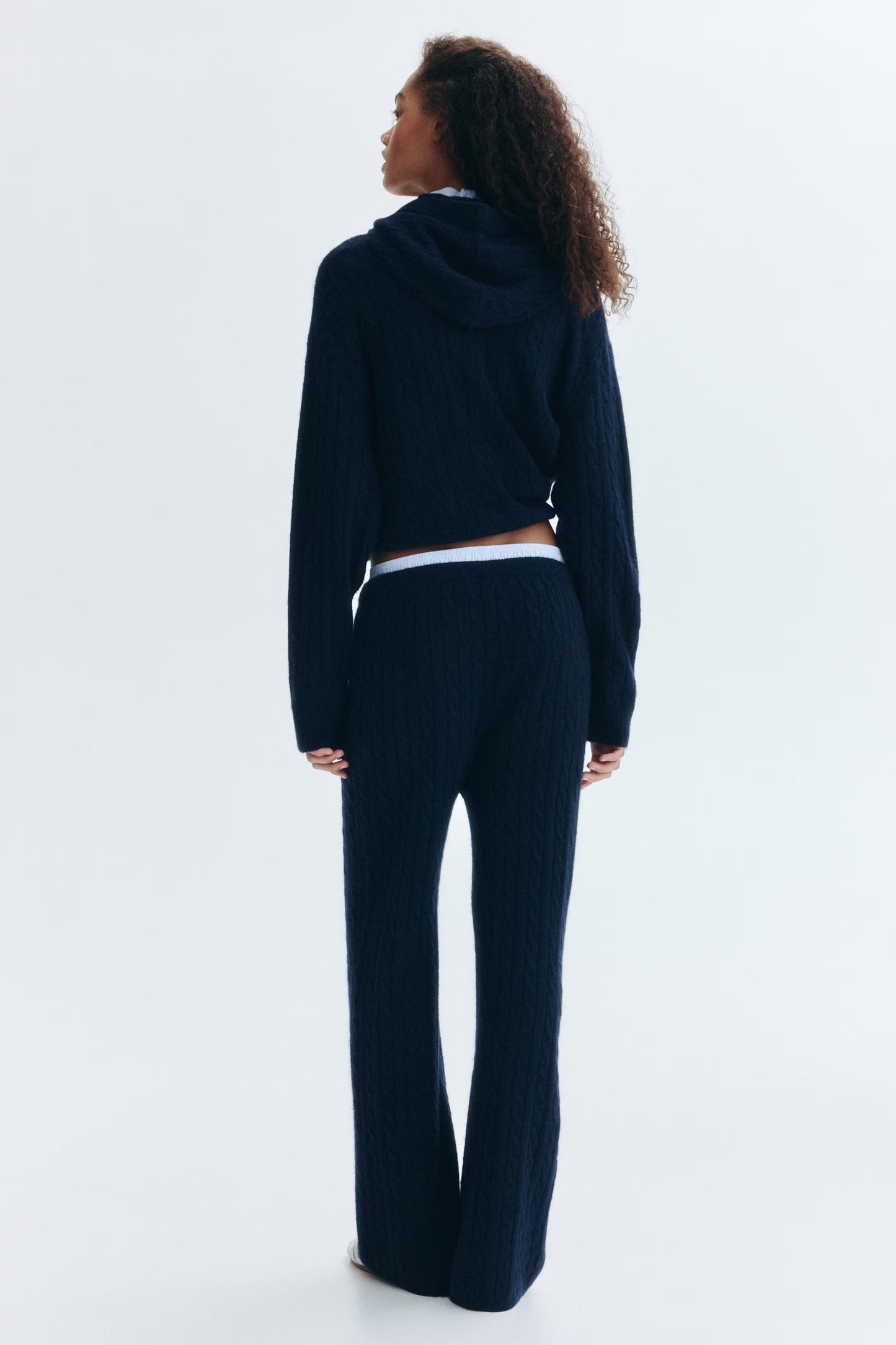 #081825, Bleu marine